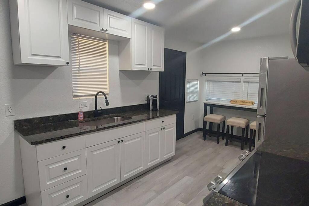 Bungalow Overlooking Lake Dora! 타바레스 외부 사진