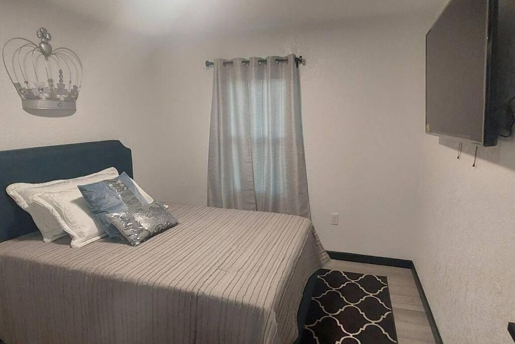 Bungalow Overlooking Lake Dora! 타바레스 외부 사진